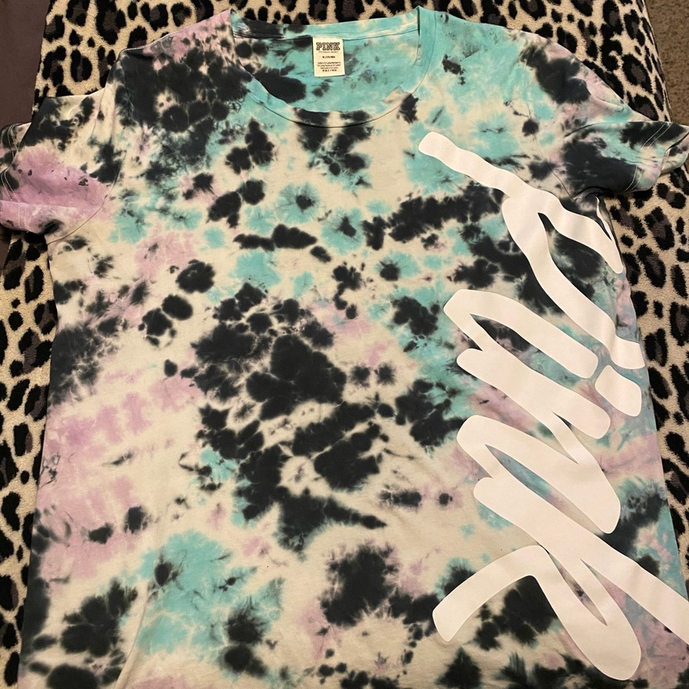 VS Pink T-Shirt
